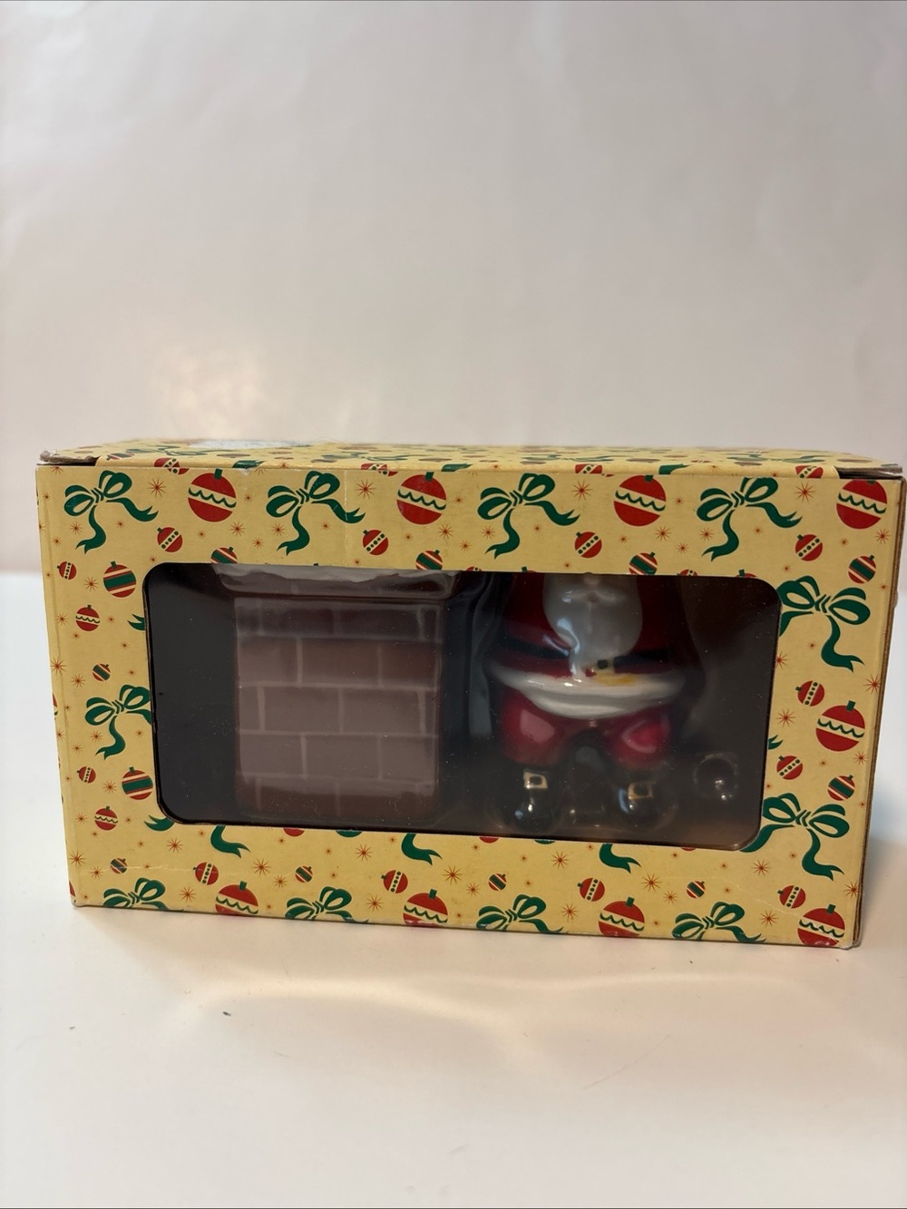 Tinsel Town Santa In Chimney Ceramic Salt and Pepper Set 180 Degrees Unused